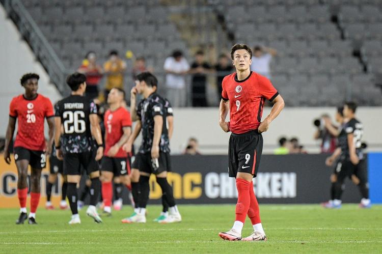 罗马诺：热刺、曼联都在商谈M费转会，穆帅也视其为引援候选